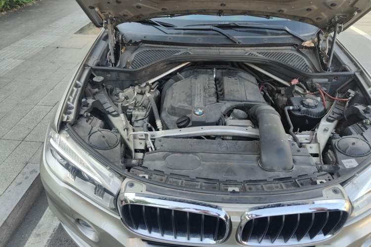 Used BMW X5 2014 xDrive35i Elegant Edition Engine Bay Right