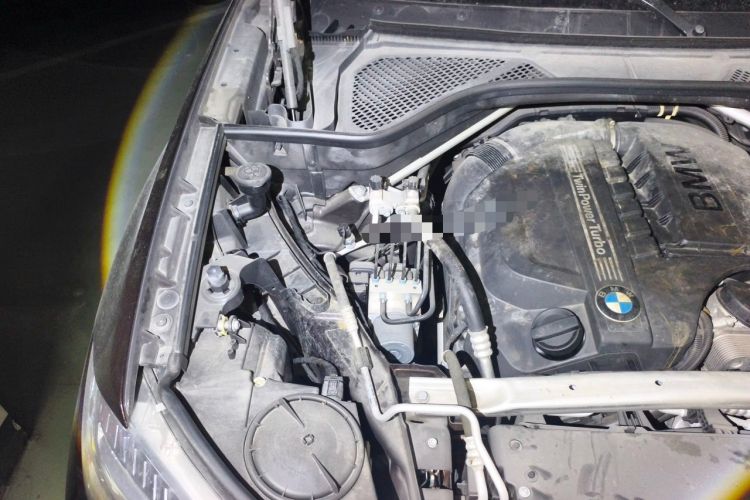 Used BMW X5 2014 xDrive35i Leading Model Engine Bay Right