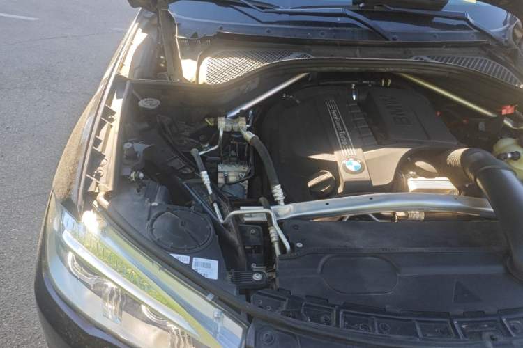 Used BMW X5 2014 xDrive35i Elegant Edition Engine Bay Right
