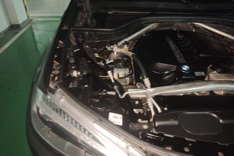 Used BMW X5 2014 xDrive35i Elegant Edition Engine Bay Right
