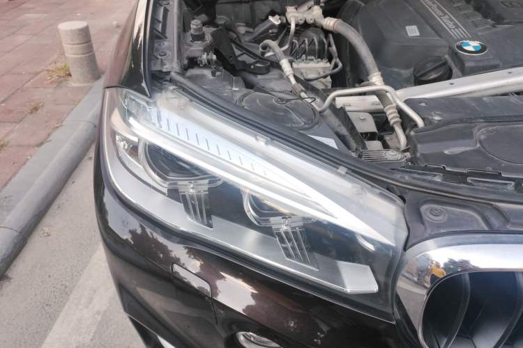 Used BMW X5 2014 xDrive35i Elegant Edition Engine Bay Right