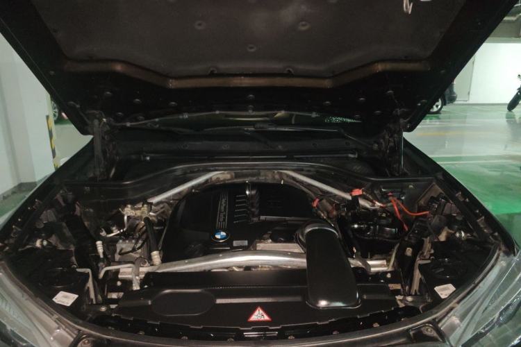 Used BMW X5 2014 xDrive35i Elegant Edition Engine Bay
