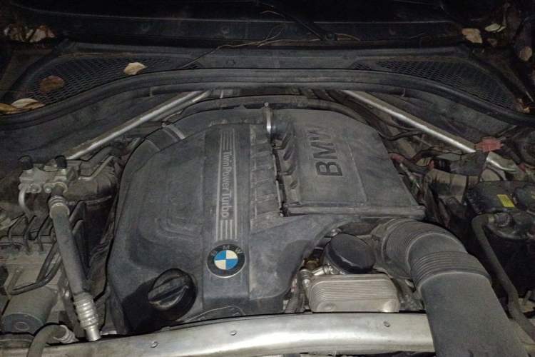 Used BMW X5 2014 xDrive35i Elegant Edition Engine Bay
