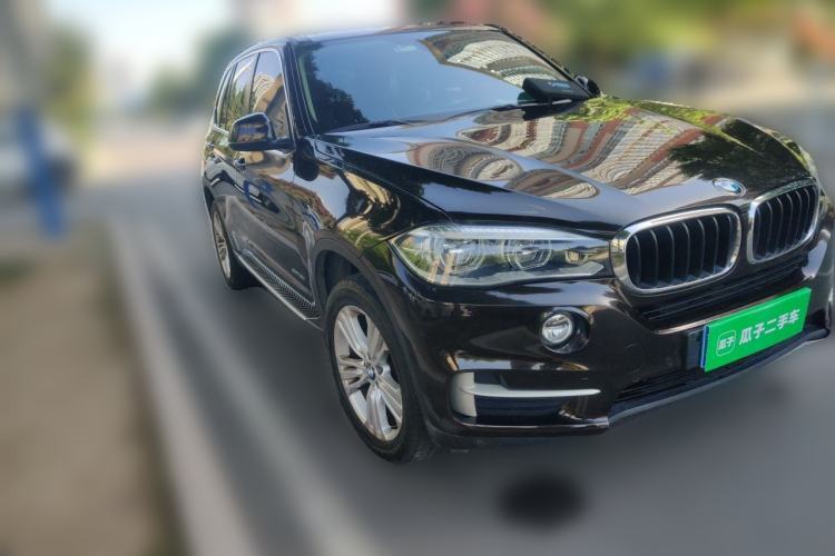 Used BMW X5 2014 xDrive35i Elegant Edition Front Right 45 Deg