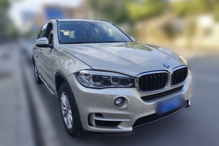 Used BMW X5 2014 xDrive35i Elegant Edition Front Right 45 Deg