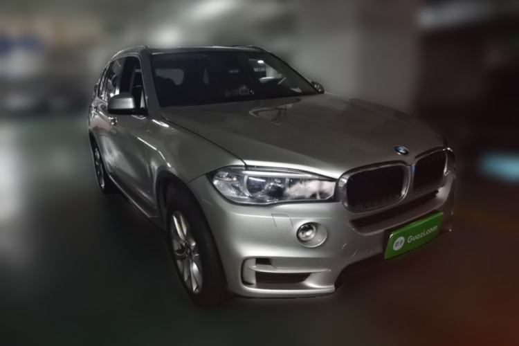Used BMW X5 2014 xDrive35i Leading Model Front Right 45 Deg