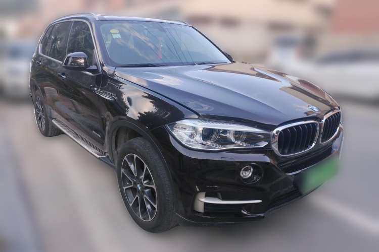 Used BMW X5 2014 xDrive35i Elegant Edition Front Right 45 Deg