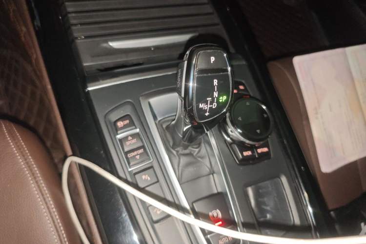 Used BMW X5 2014 xDrive35i Elegant Edition Gear Lever