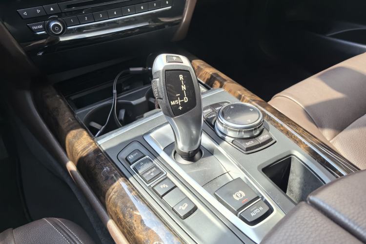 Used BMW X5 2014 xDrive35i Elegant Edition Interior 4
