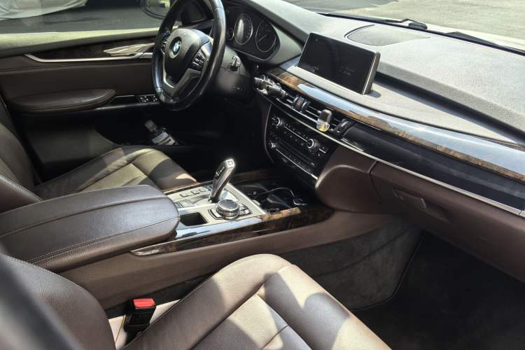 Used BMW X5 2014 xDrive35i Elegant Edition Interior 7