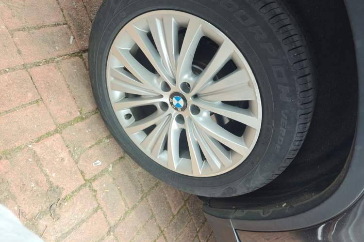 Used BMW X5 2014 xDrive35i Luxury Edition Right Front Wheel Hub