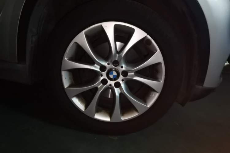 Used BMW X5 2014 xDrive35i Leading Model Right Front Wheel Hub