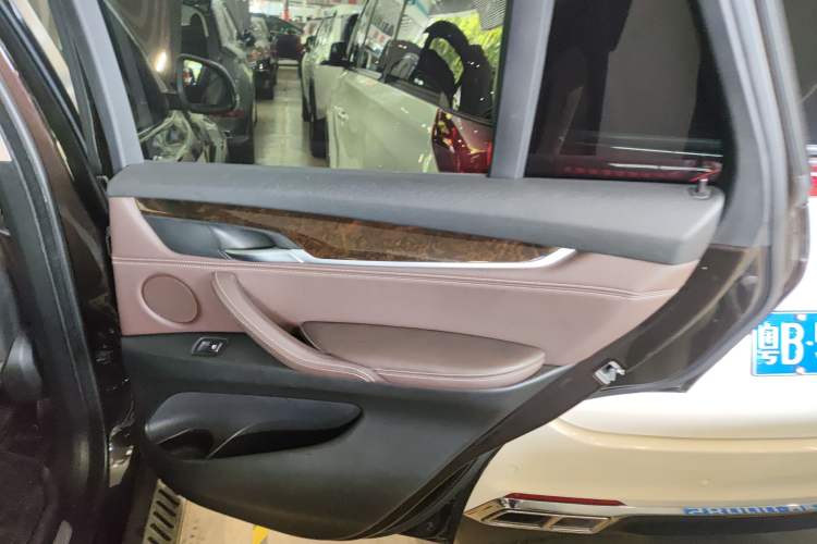 Used BMW X5 2014 xDrive35i Elegant Edition Right Rear Door Interior