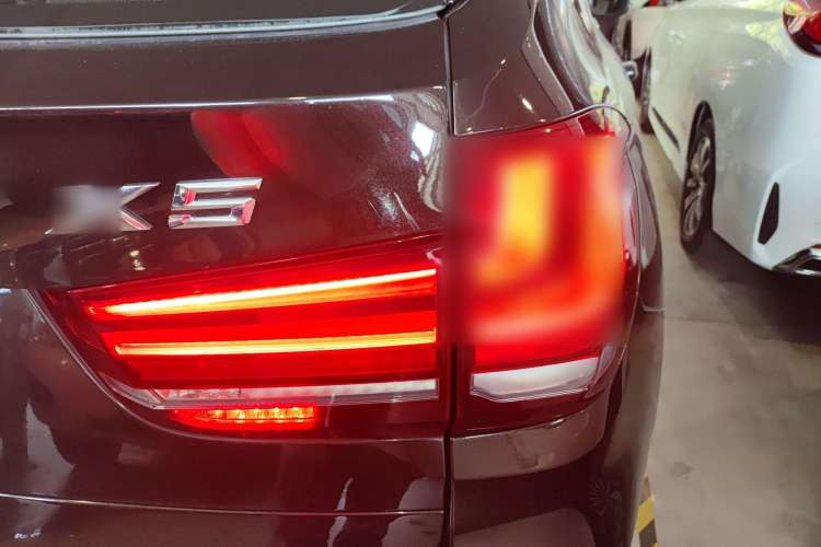 Used BMW X5 2014 xDrive35i Elegant Edition Right Rear Taillight