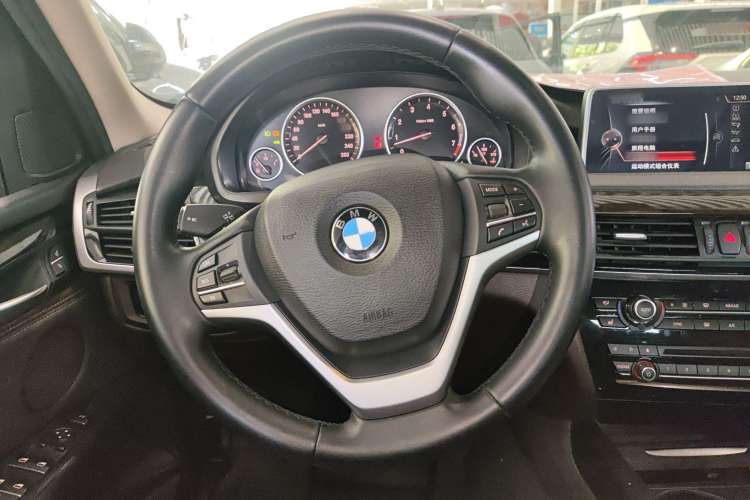 Used BMW X5 2014 xDrive35i Elegant Edition Steering Wheel
