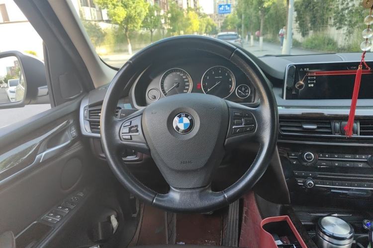 Used BMW X5 2014 xDrive35i Elegant Edition Steering Wheel