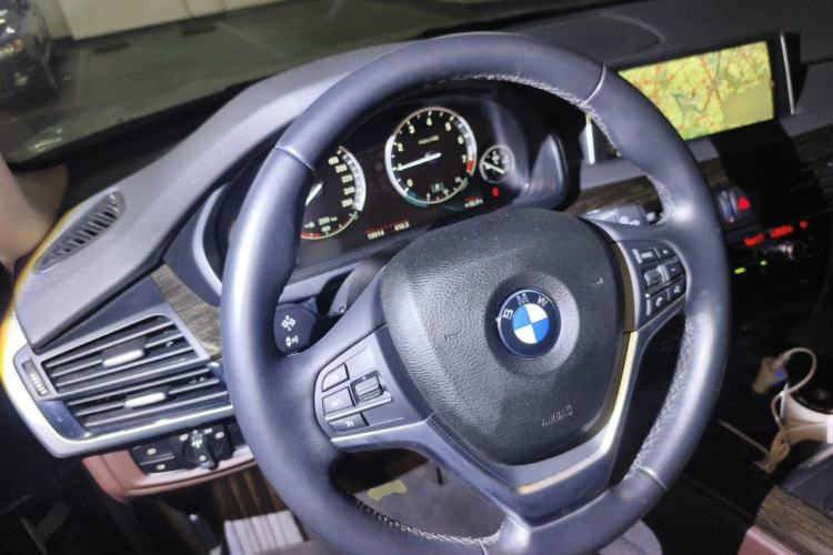 Used BMW X5 2014 xDrive35i Leading Model Steering Wheel