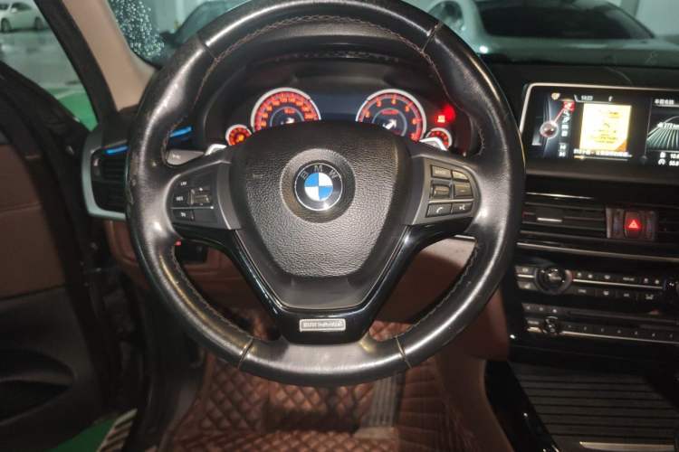 Used BMW X5 2014 xDrive35i Elegant Edition Steering Wheel
