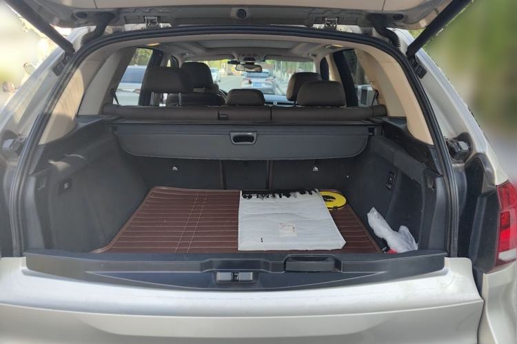 Used BMW X5 2014 xDrive35i Elegant Edition Trunk