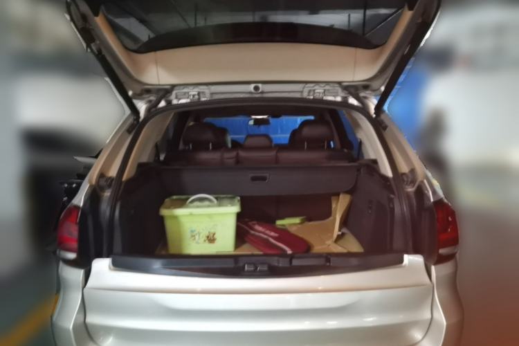 Used BMW X5 2014 xDrive35i Leading Model Trunk