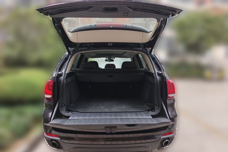 Used BMW X5 2014 xDrive35i Elegant Edition Trunk