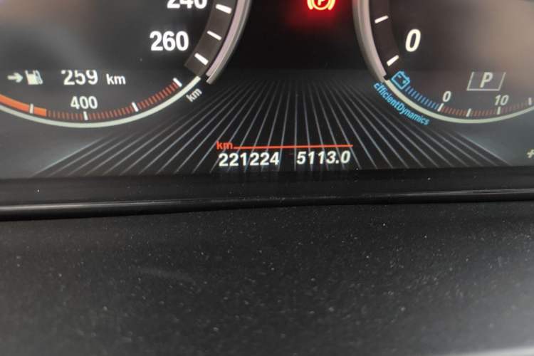 Used BMW X5 2014 xDrive35i Leading Model Odometer Close Up