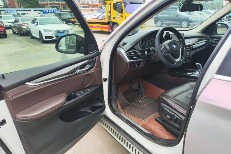 Used BMW X5 2014 xDrive35i Luxury Edition Driver Seat