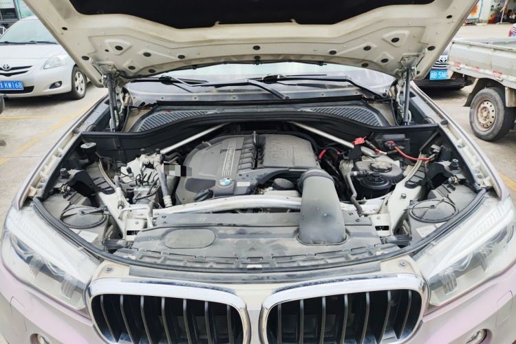 Used BMW X5 2014 xDrive35i Luxury Edition Engine Bay