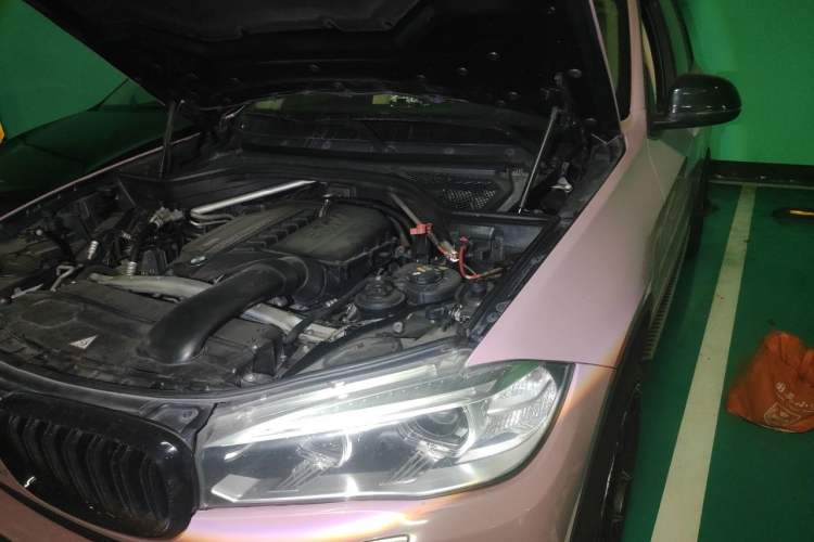 Used BMW X5 2014 xDrive35i Elegant Edition Engine Bay Left