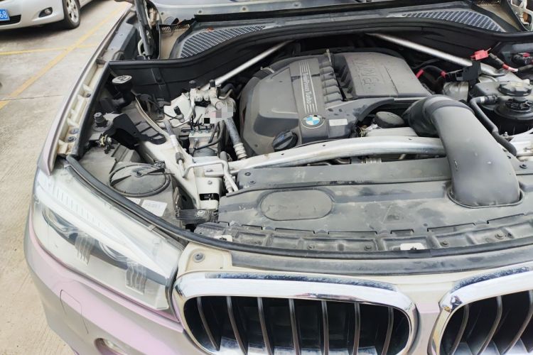 Used BMW X5 2014 xDrive35i Luxury Edition Engine Bay Right