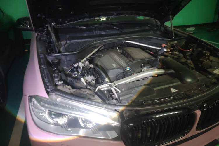 Used BMW X5 2014 xDrive35i Elegant Edition Engine Bay Right