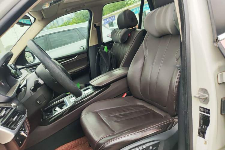 Used BMW X5 2014 xDrive35i Luxury Edition Left Front Seat
