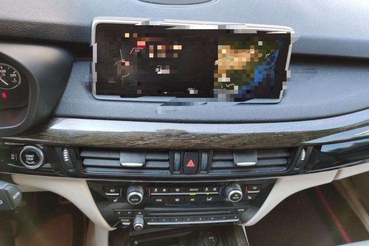 Used BMW X5  Audio And AC Panel