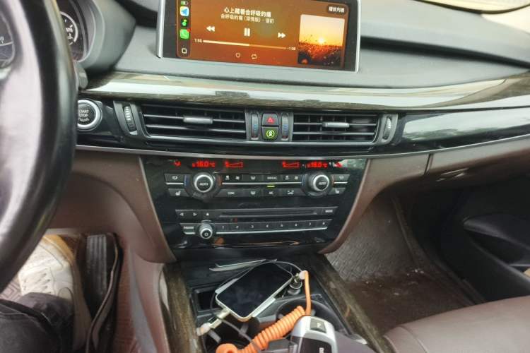 Used BMW X5 2014 xDrive35i Luxury Edition Audio And AC Panel