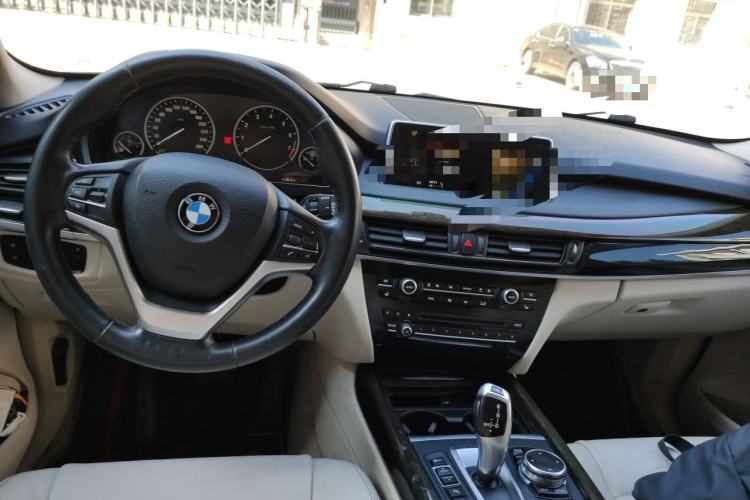 Used BMW X5  Center Console