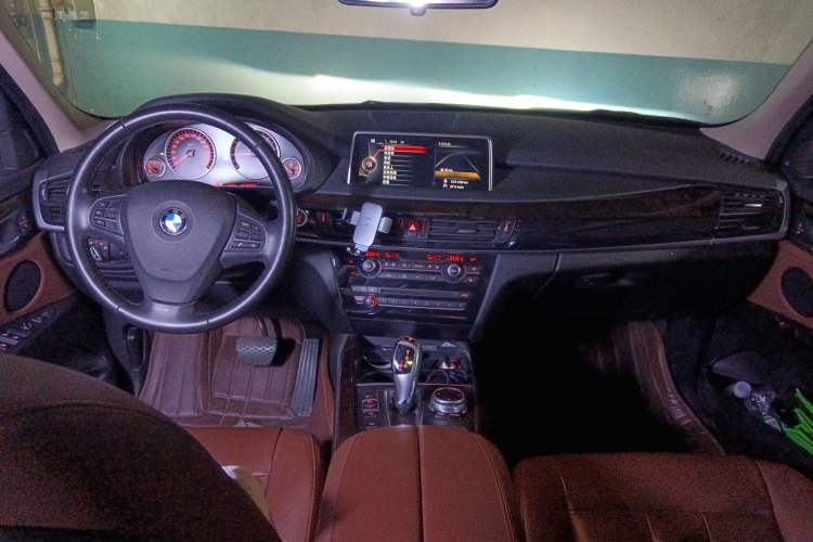 Used BMW X5 2014 xDrive35i Elegant Edition Center Console
