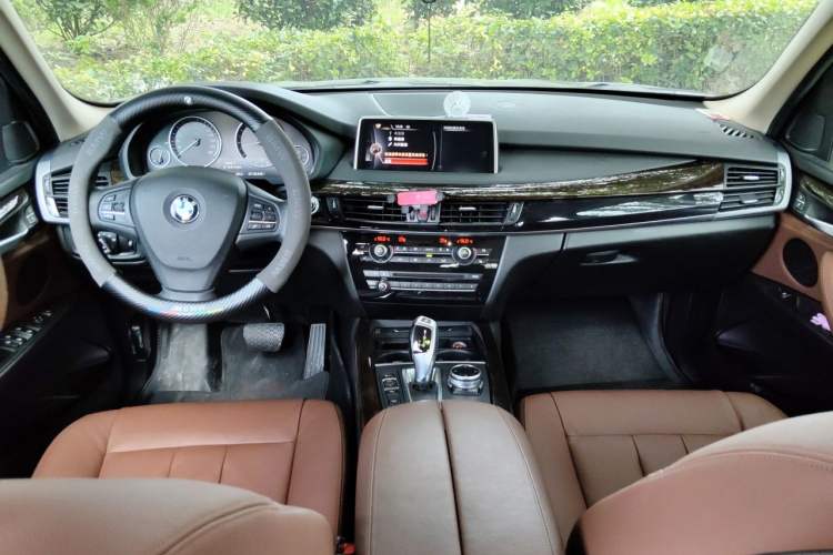 Used BMW X5 2014 xDrive35i Elegant Edition Center Console
