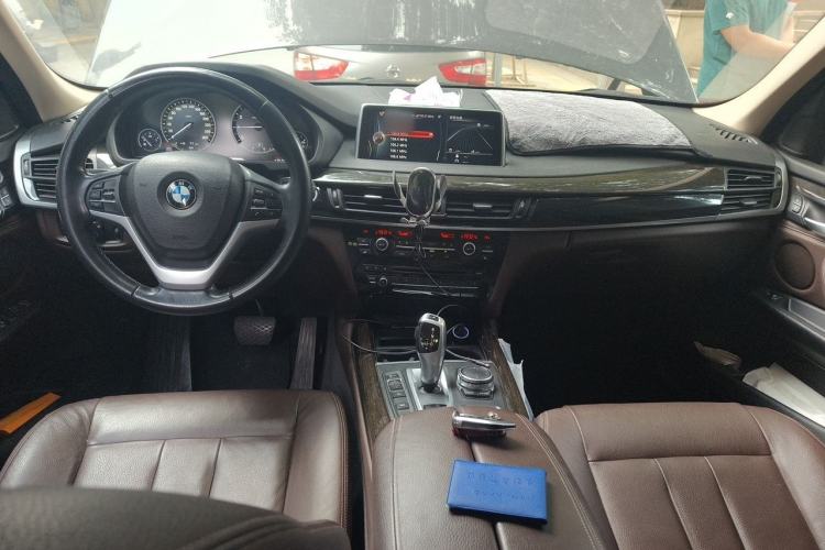 Used BMW X5 2014 xDrive35i Leading Model Center Console
