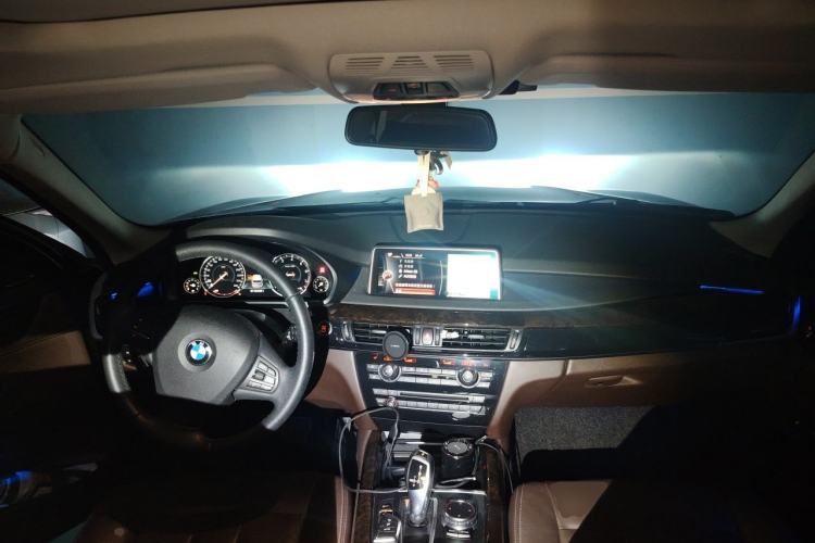Used BMW X5 2014 xDrive35i Elegant Edition Center Console