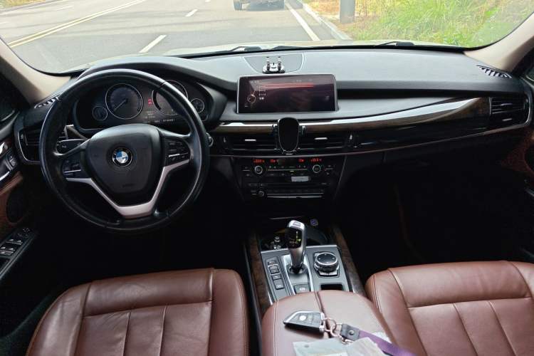 Used BMW X5 2014 xDrive35i Elegant Edition Center Console