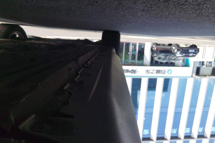 Used BMW X5 2014 xDrive35i Elegant Edition Chassis Rear Left