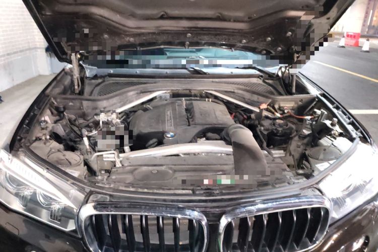 Used BMW X5 2014 xDrive35i Leading Model Engine Bay