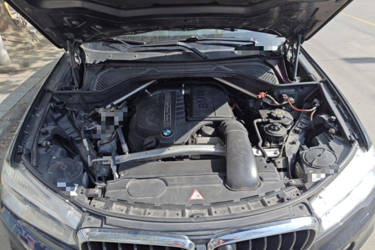 Used BMW X5 2014 xDrive35i Leading Model Engine Bay
