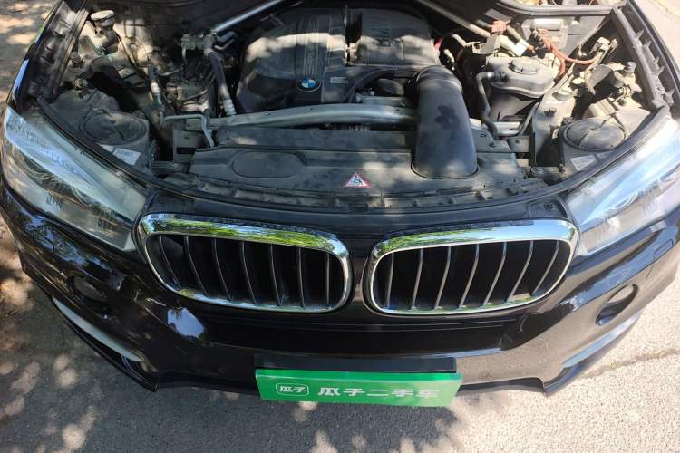 Used BMW X5 2014 xDrive35i Elegant Edition Engine Bay
