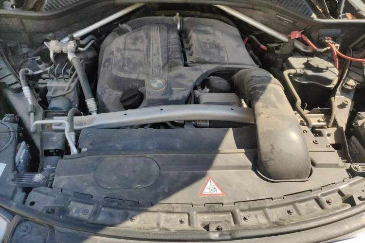 Used BMW X5  Engine Bay