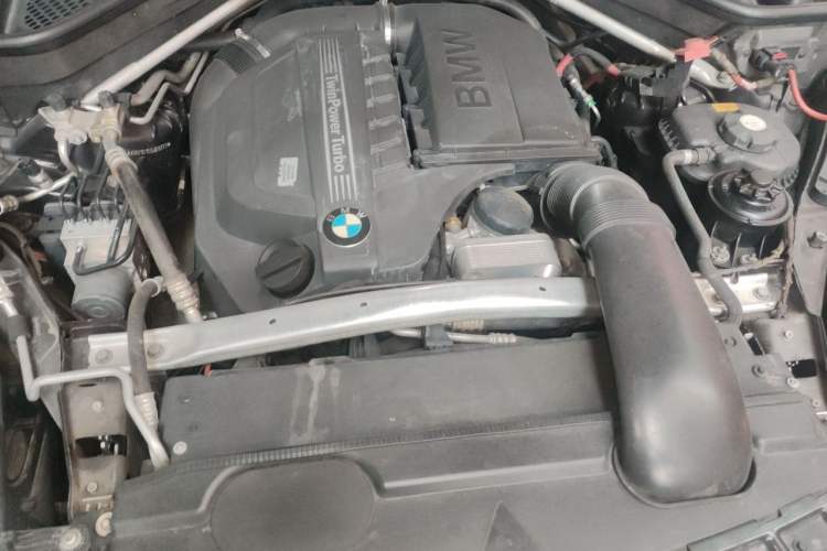 Used BMW X5 2014 xDrive35i Elegant Edition Engine Bay