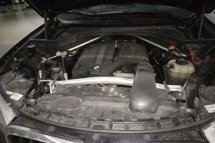 Used BMW X5 2014 xDrive35i Elegant Edition Engine Bay