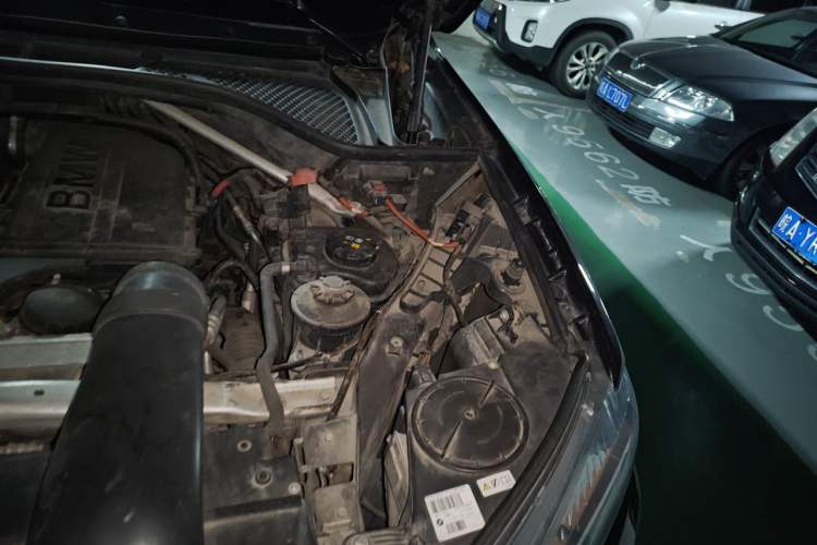 Used BMW X5 2014 xDrive35i Luxury Edition Engine Bay Left