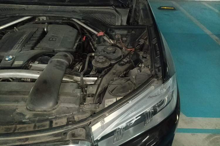 Used BMW X5 2014 xDrive35i Leading Model Engine Bay Left