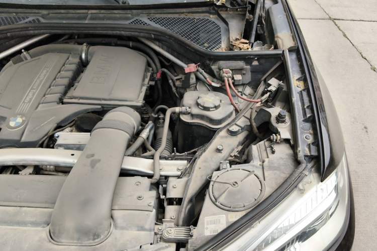 Used BMW X5 2014 xDrive35i Elegant Edition Engine Bay Left